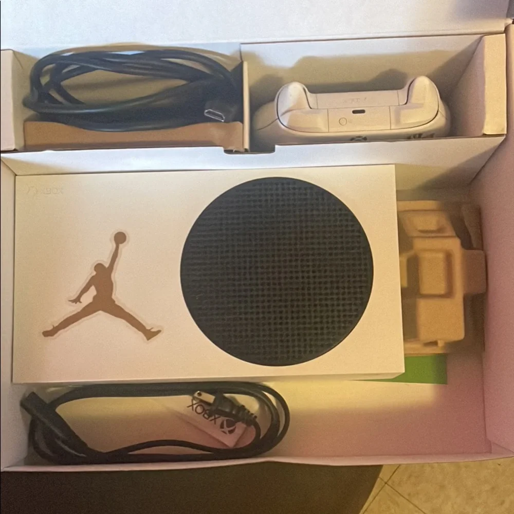 Xbox series S + Headset with All games